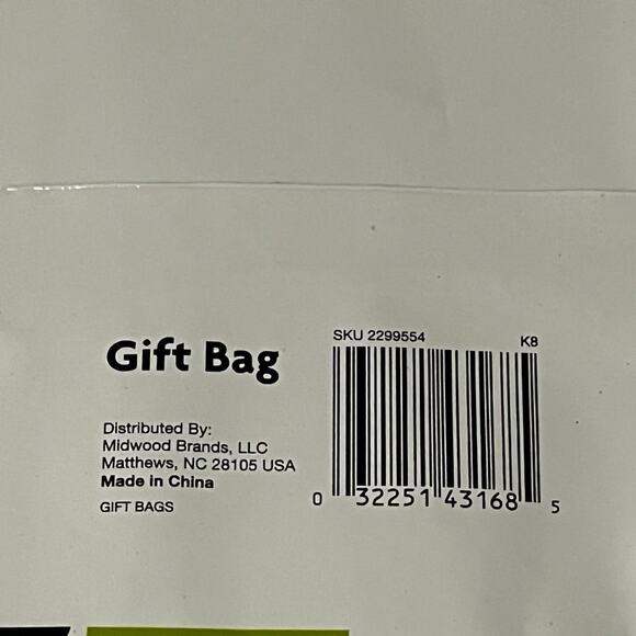 12 Pack Of Christmas Gift Bags 12” L X 10” W - Picture 3 of 3